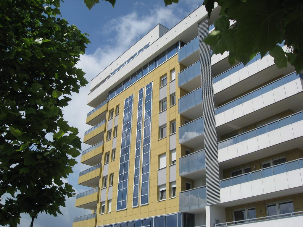 Marcelin Apartments Poznan Bagian luar foto